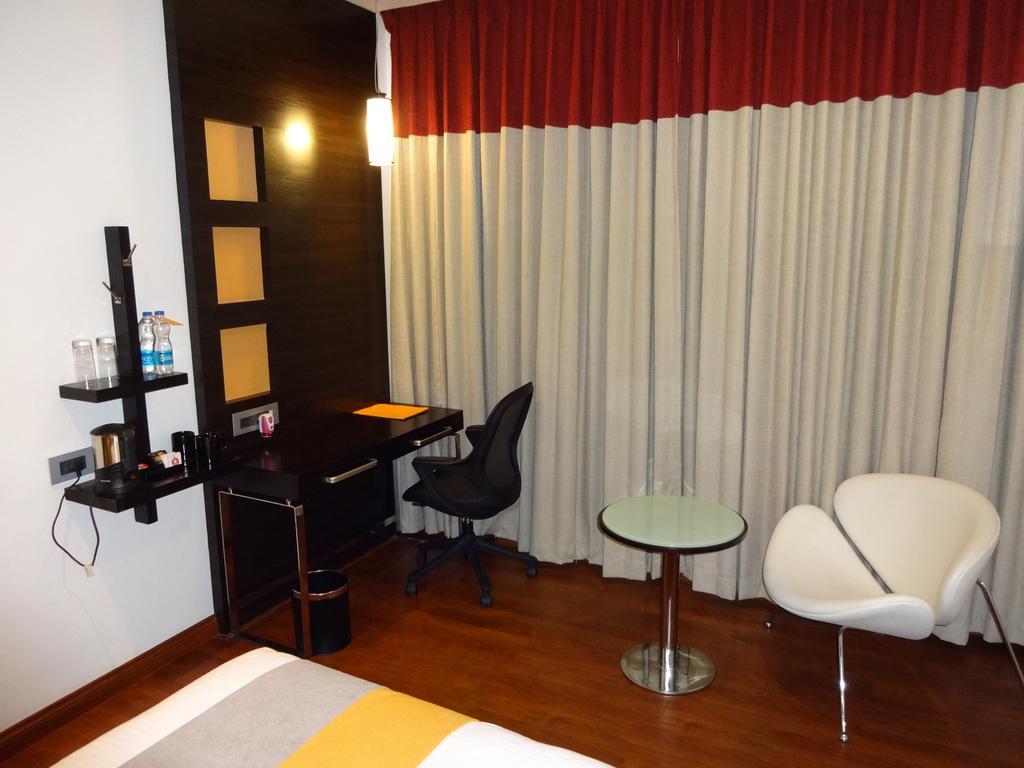 Astoria Hotels Мадурай Экстерьер фото