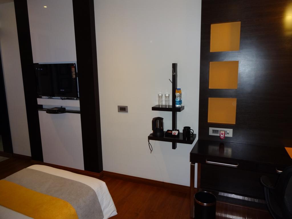 Astoria Hotels Мадурай Экстерьер фото