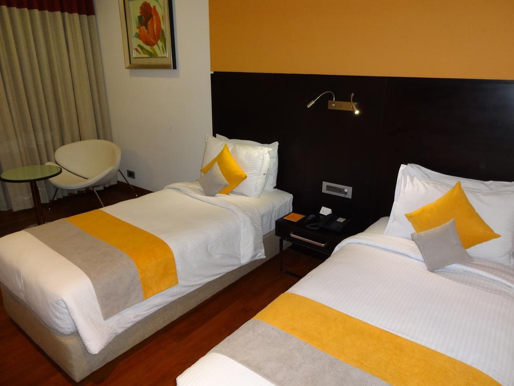 Astoria Hotels Мадурай Экстерьер фото