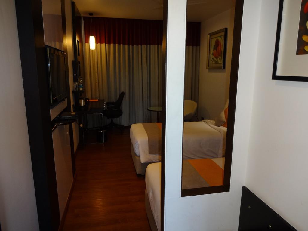 Astoria Hotels Мадурай Экстерьер фото