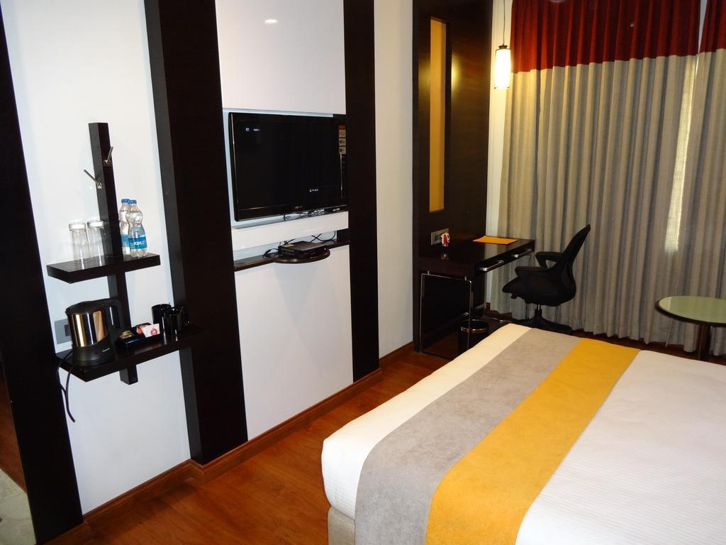 Astoria Hotels Мадурай Экстерьер фото