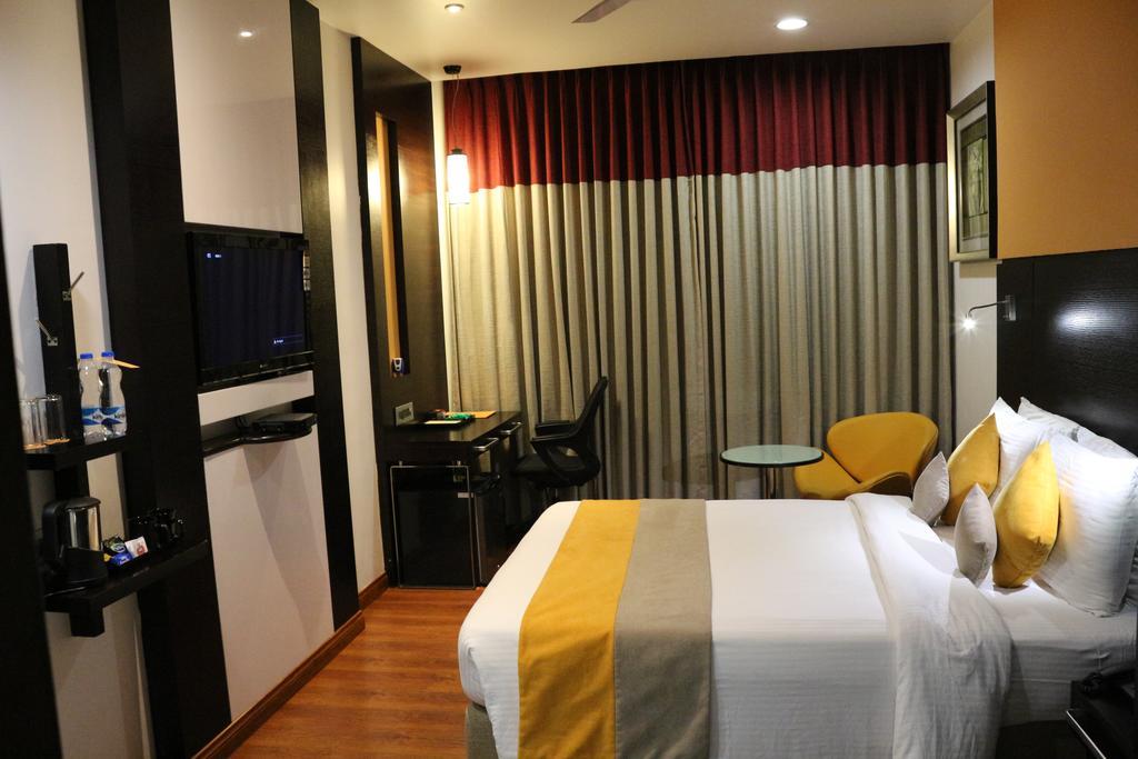 Astoria Hotels Мадурай Экстерьер фото
