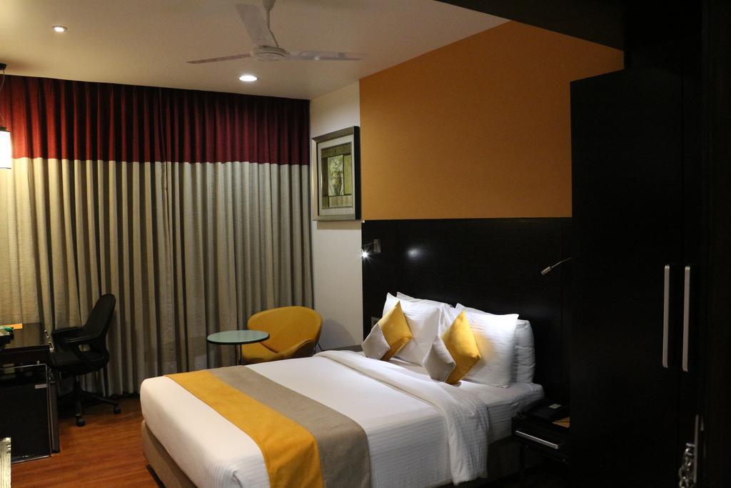 Astoria Hotels Мадурай Экстерьер фото