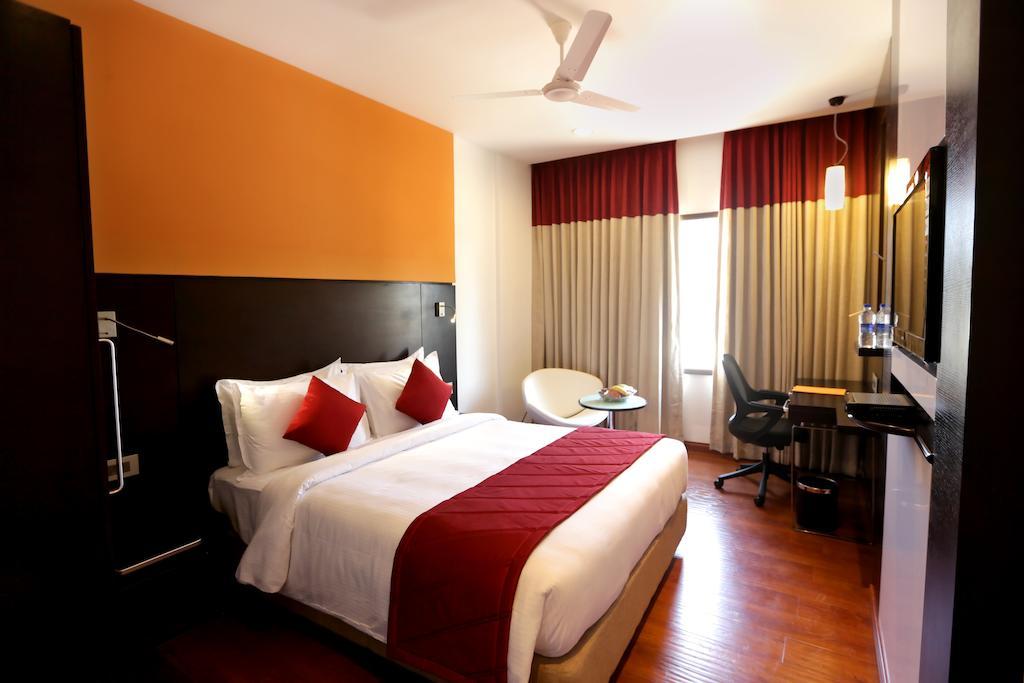 Astoria Hotels Мадурай Экстерьер фото